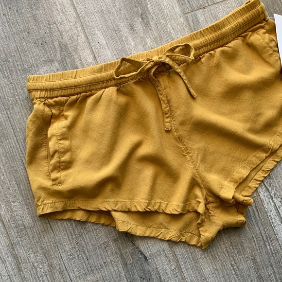 π₯π₯RVCA - CORNER SHORTπ₯π₯ - Picture 4 of 4